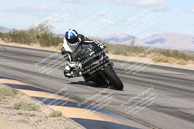 media/Nov-16-2025-Race Pace (Sun) [[8c5fa54630]]/Verified Riders/4-Turn 3 Inside (1050am)/